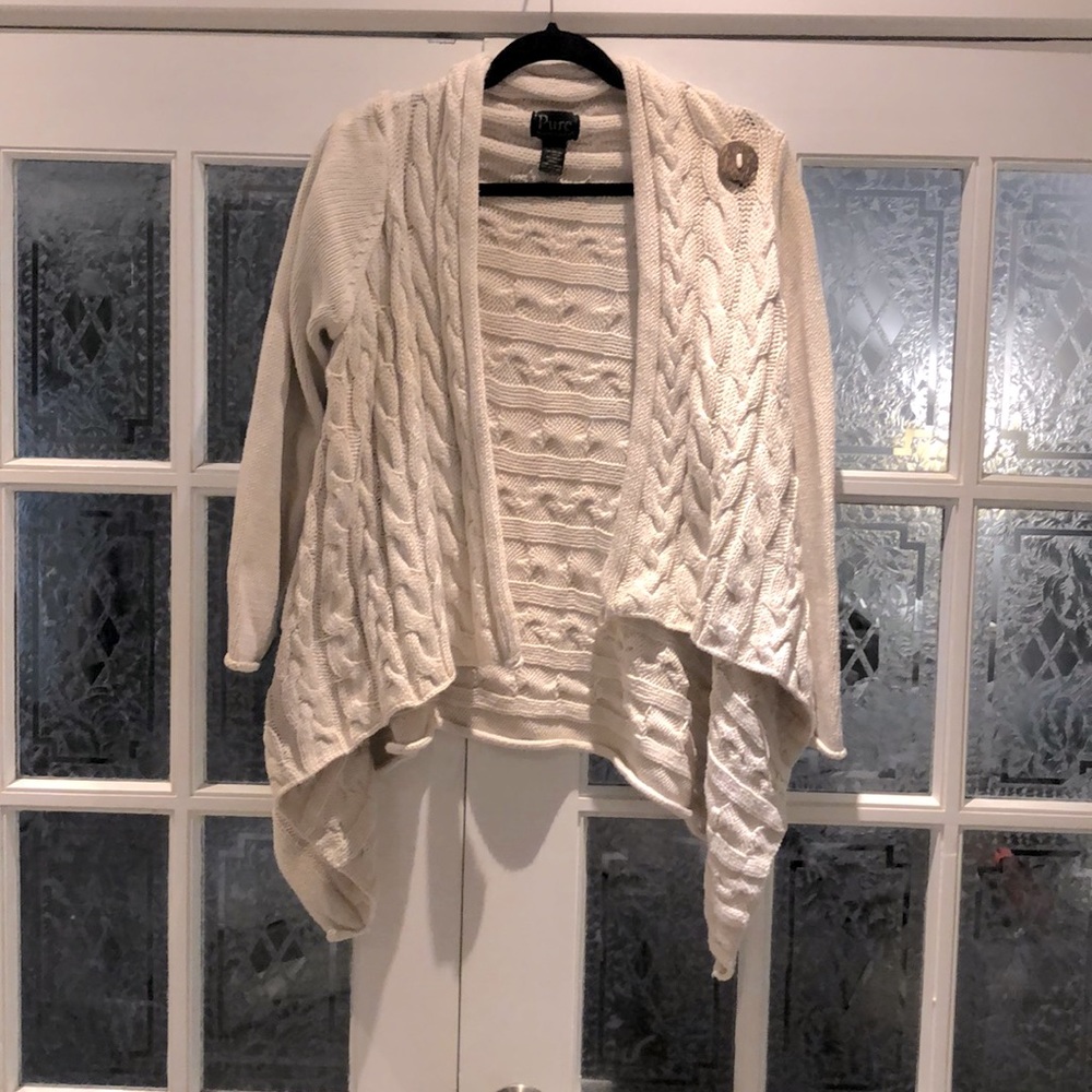 OVERSIZED KNIT SWEATER